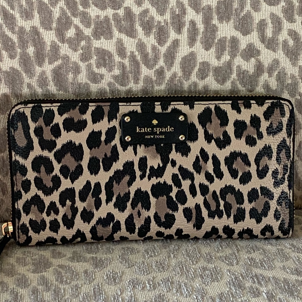 Kate Spade leopard zipper wallet